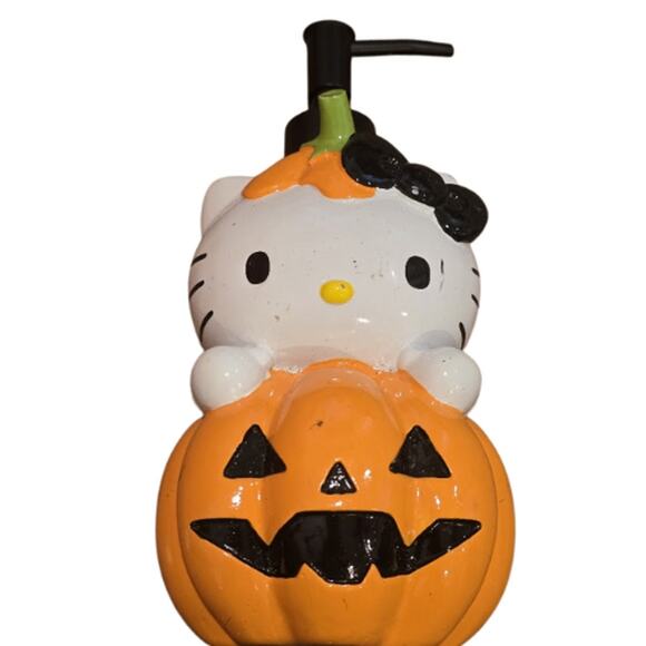 Hello Kitty Pumpkin  Soap Lotion Dispenser New - Picture 1 of 2